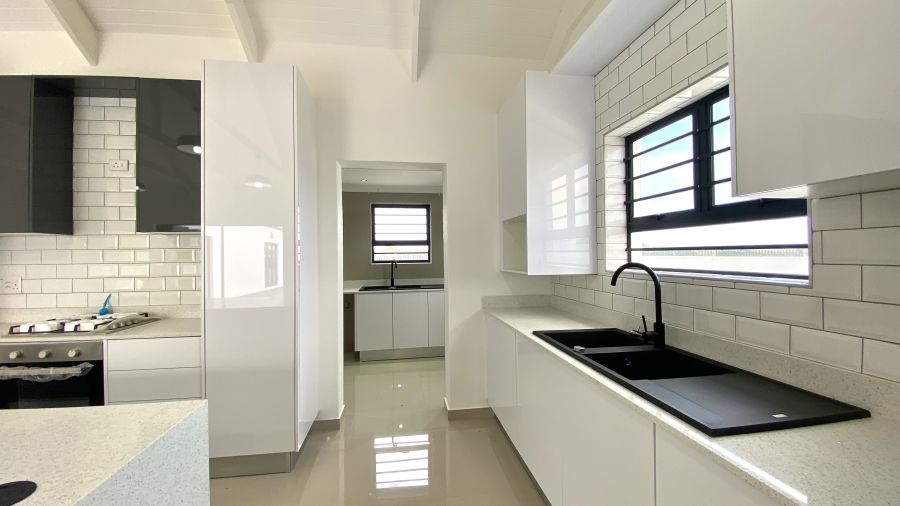 4 Bedroom Property for Sale in Britannia Bay Western Cape